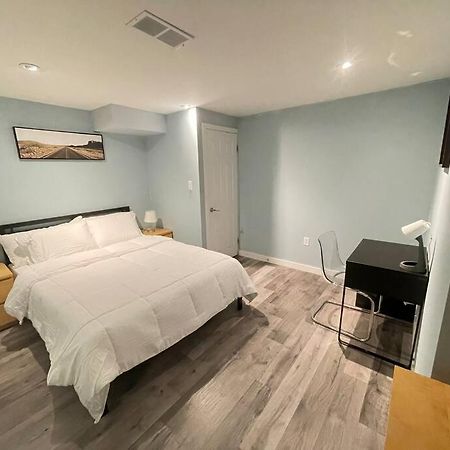 Lovely 2 Bedroom Basement Apartment In Toronto Luaran gambar