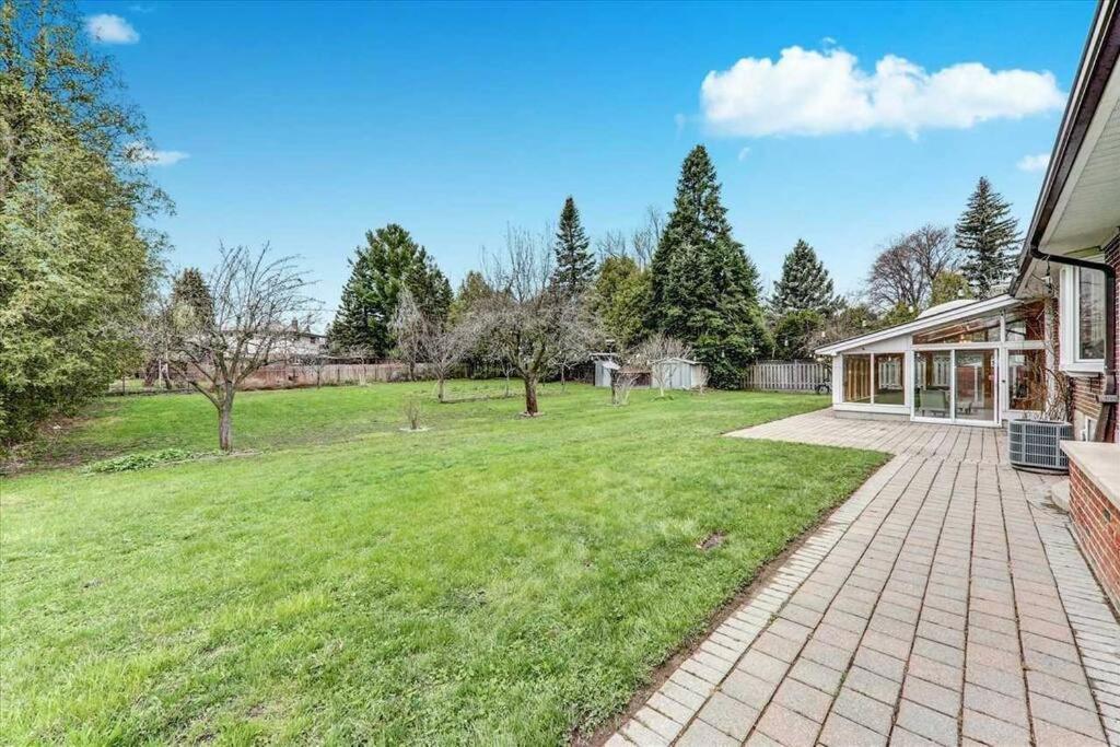 Lovely 2 Bedroom Basement Apartment In Toronto Luaran gambar