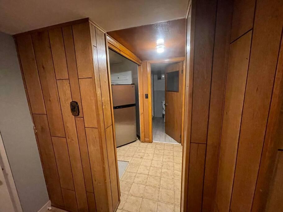 Lovely 2 Bedroom Basement Apartment In Toronto Luaran gambar